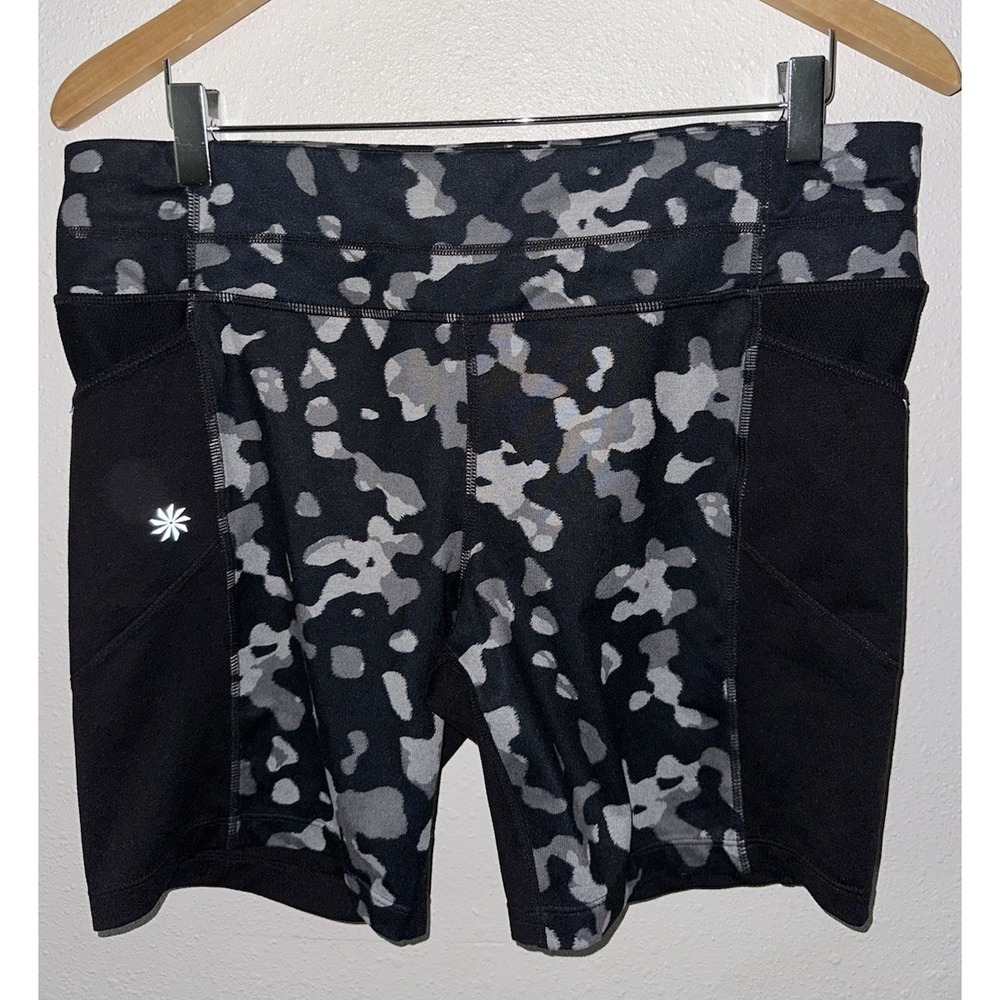 Athleta Women's Large Be Free Biker Shorts Black Leopard Camo Stash Pockets
